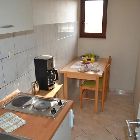 Studio & Kustura 3*