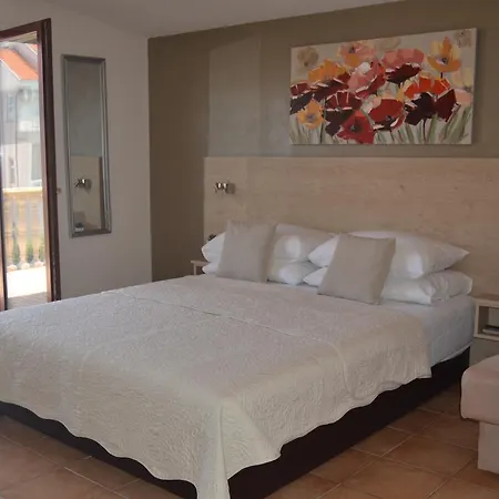 Casa de hóspedes Studio & Kustura