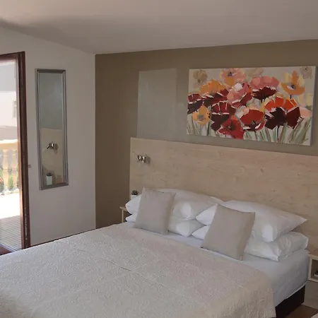 Studio & Kustura Casa de hóspedes Sukošan